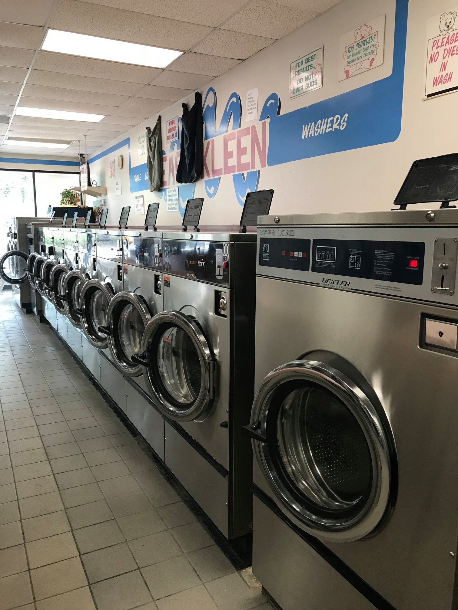Easy Kleen Laundromat