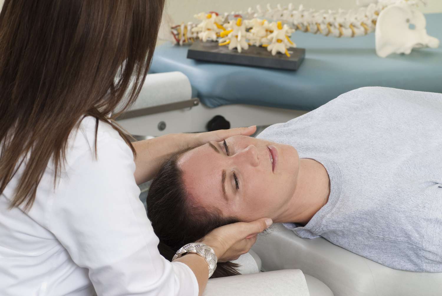 Physical Therapy vs. Chiropractic: Which Is Best for Your Condition?