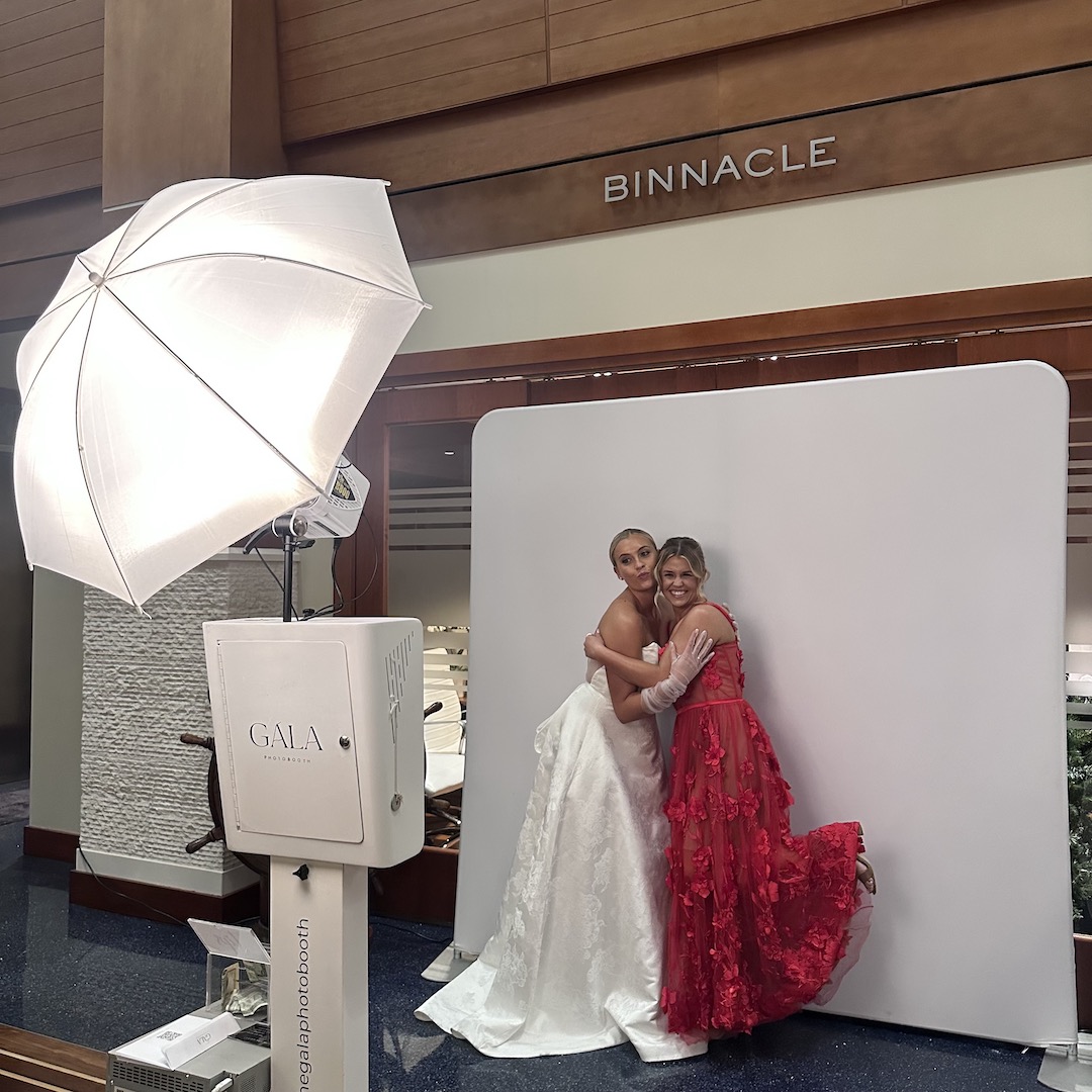 Florida's hottest wedding photo booth ππ