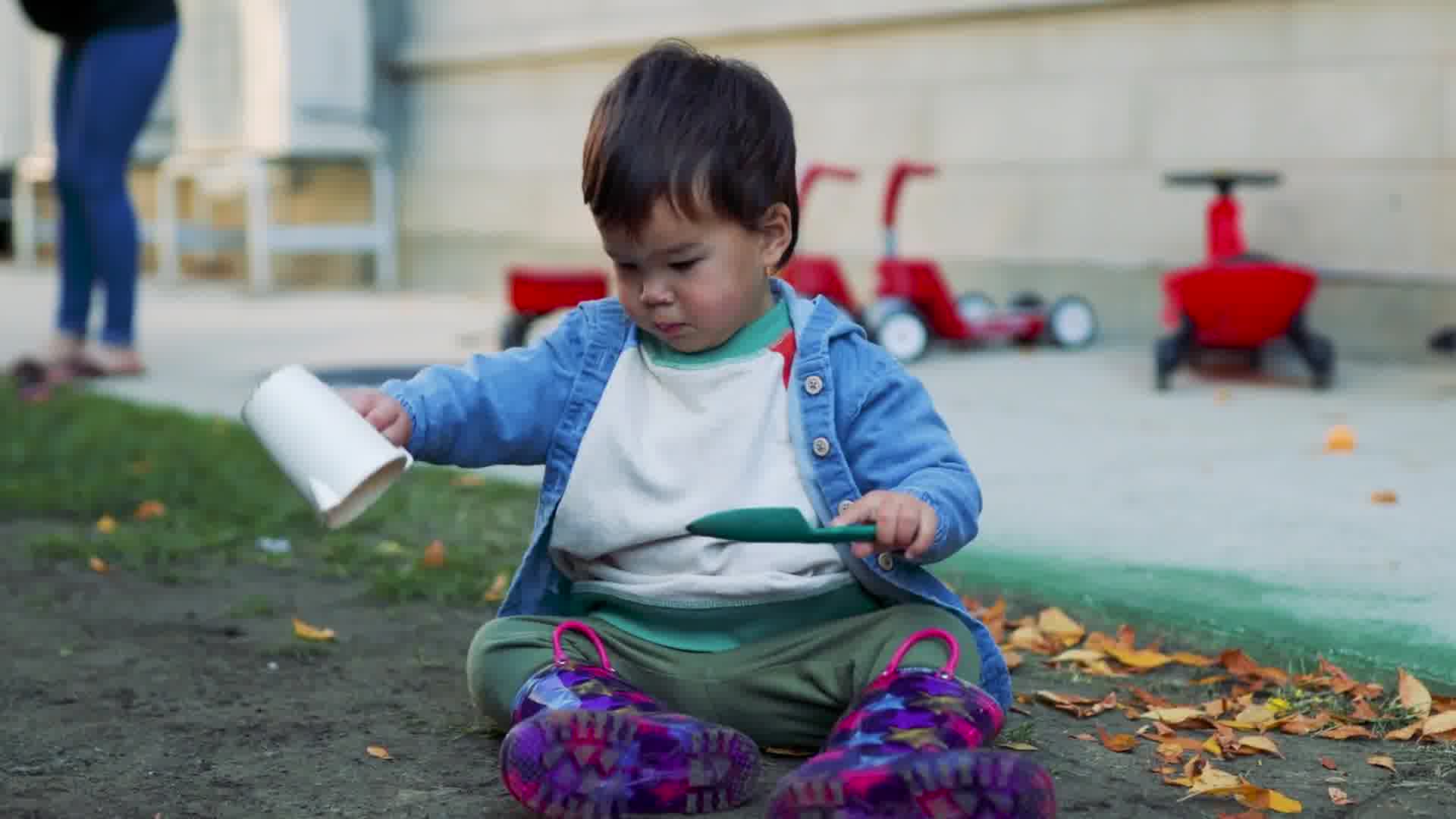 La Petite Enfance Montessori School Preschool ad creative