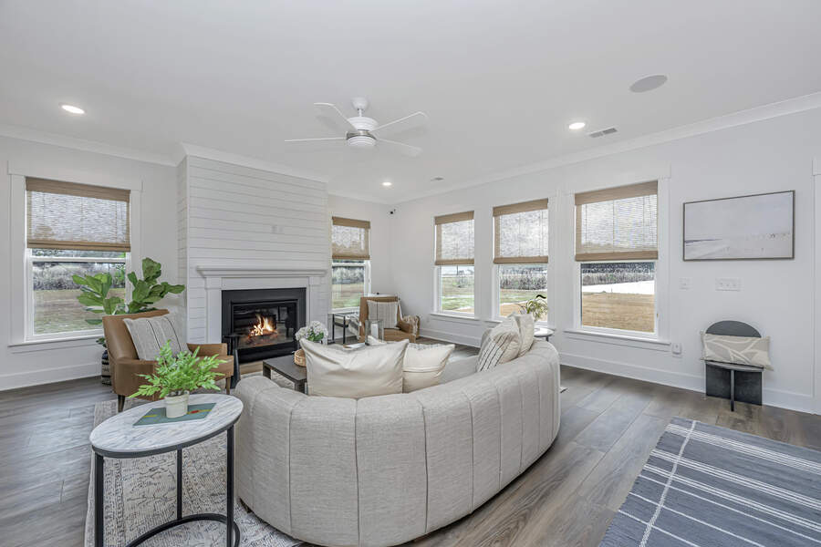 Listed by : Carolina One Real Estate | Shane Ford | Ridgeville