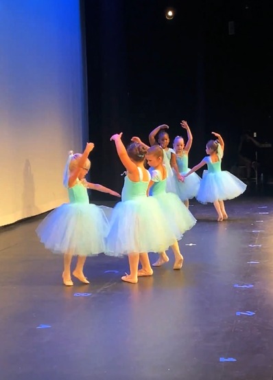 Dance Discovery of Austin Dance Studio ad creative