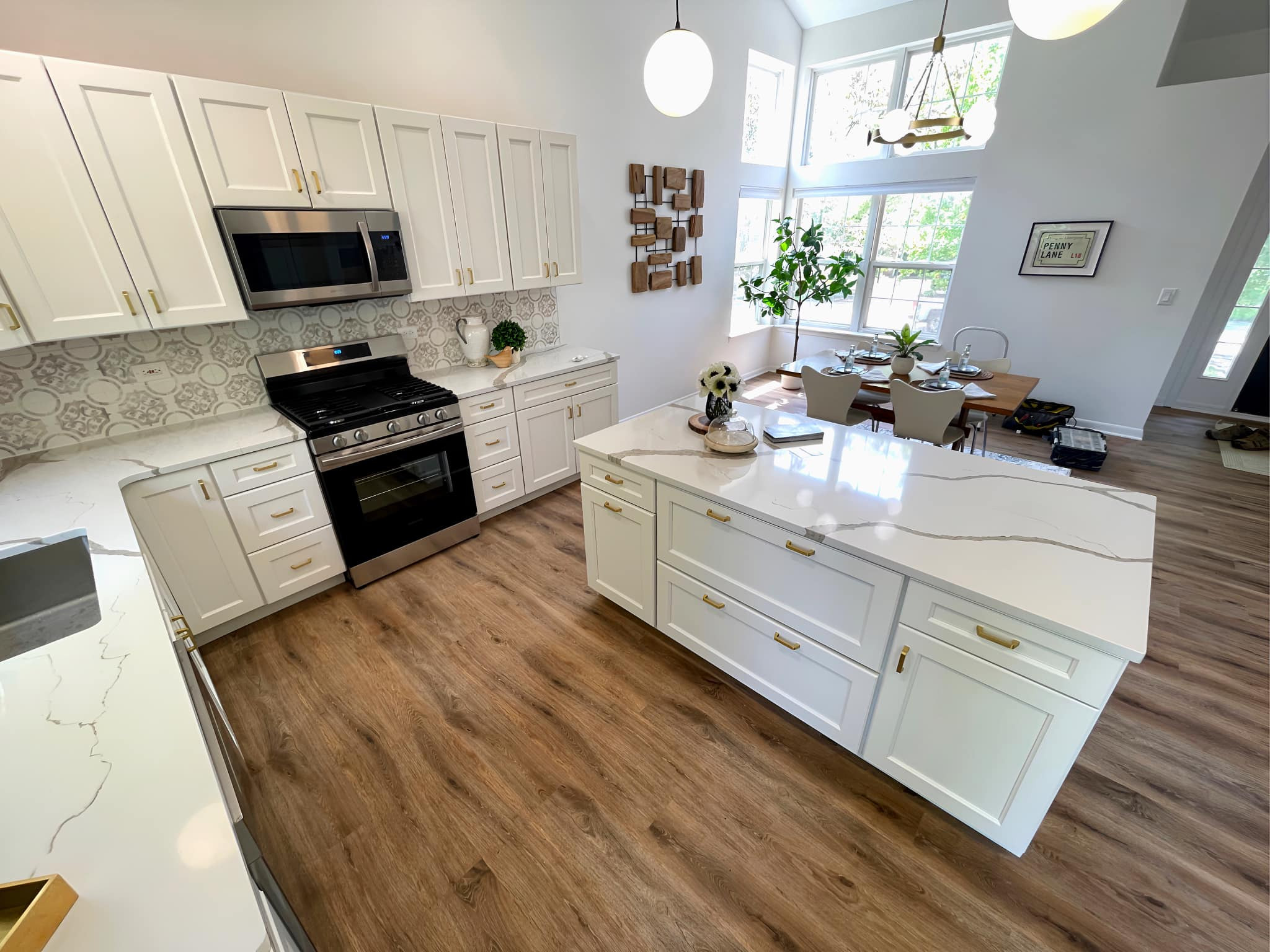 π‘ Thinking About a Remodel? Letβs Upgrade That β90s Kitchen Before It Becomes Vintage! π