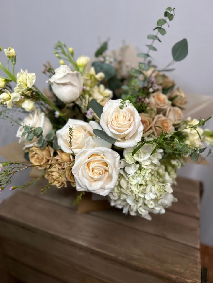 Lizette's Floral Studio Florist ad creative