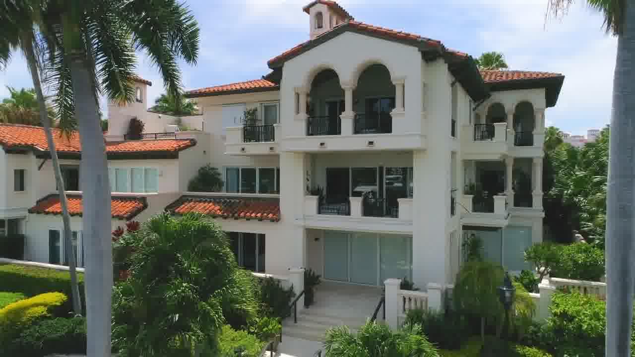 ARIA Luxe Real Estate Agent ad creative