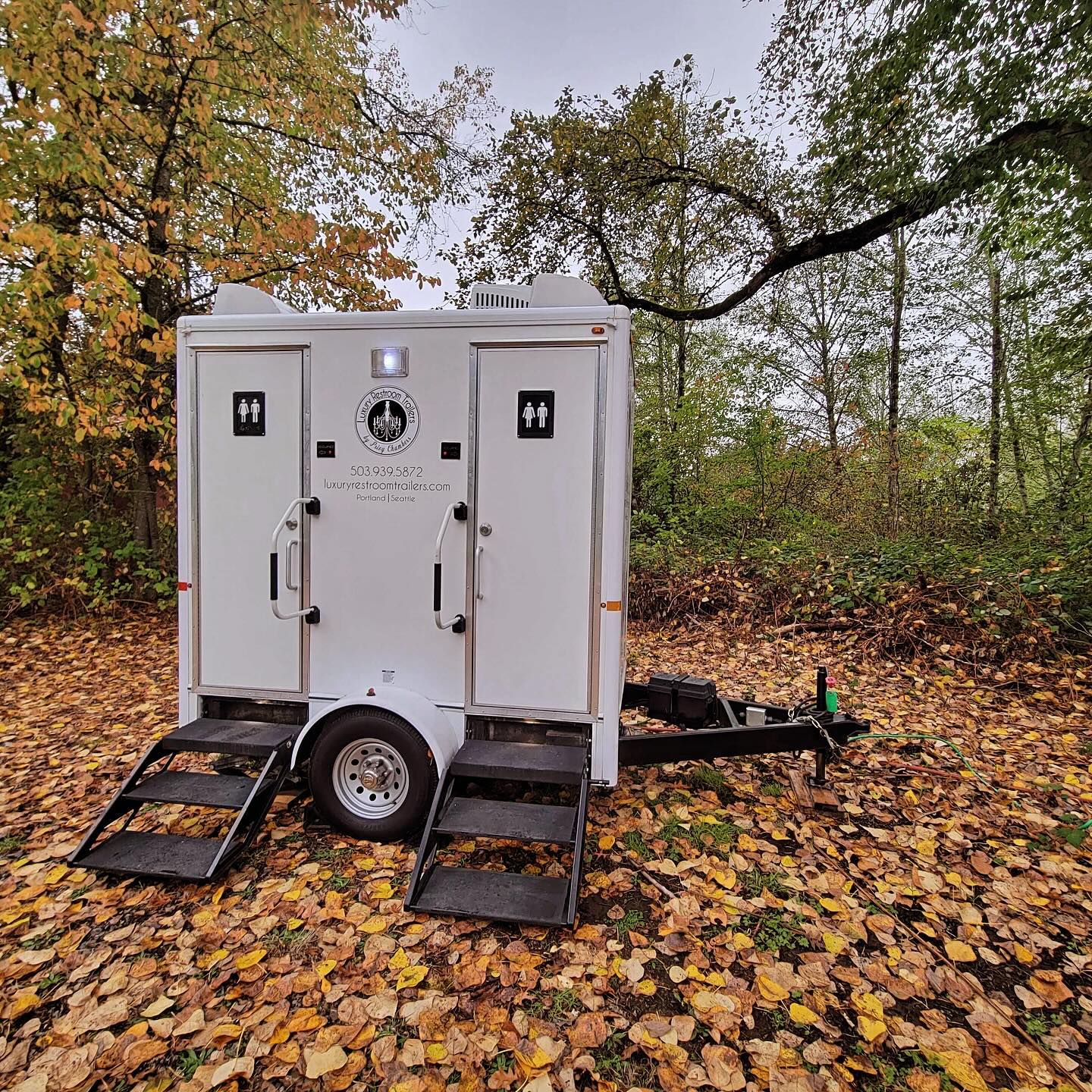 Luxury Restroom Trailers by Privy Chambers Party Rental ad creative
