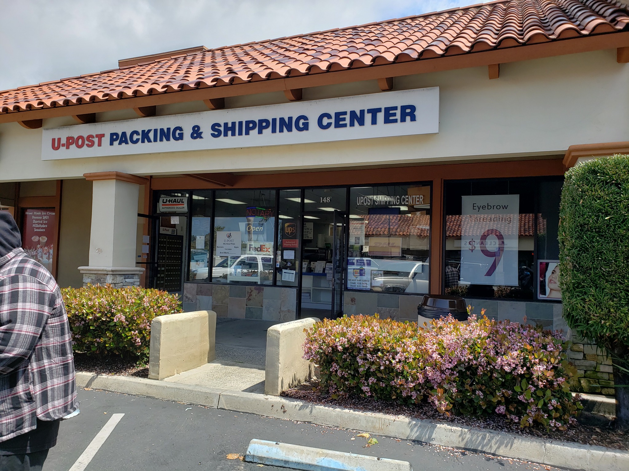 UPOST Shipping Center