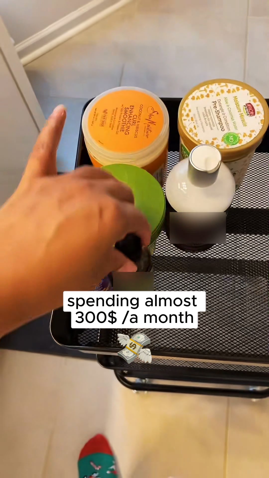 Dermatologist from Stanford reveals how to stop menopausal hair loss