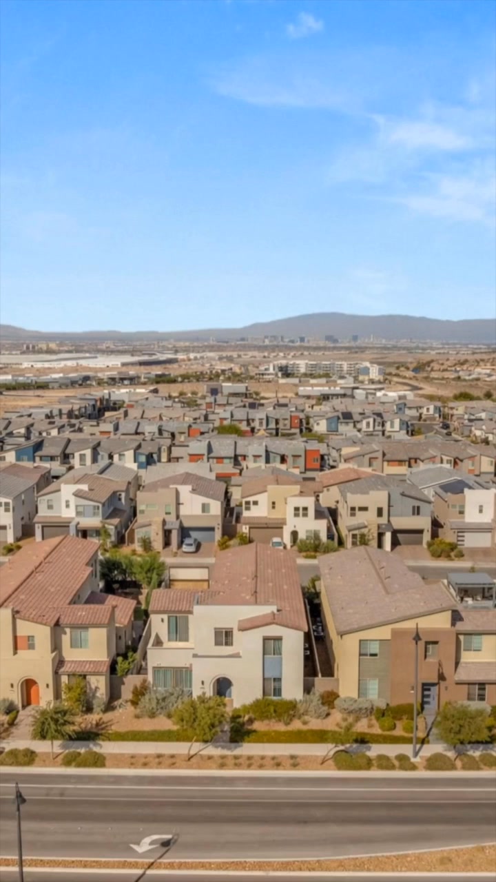 Chakits Krulsawat at Simply Vegas Real Estate Agent ad creative