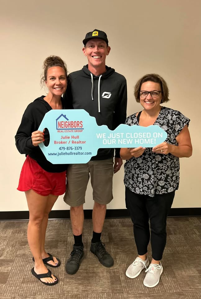 Julie Hull, Real Estate Agent GoHighLevel Resellers ad creative