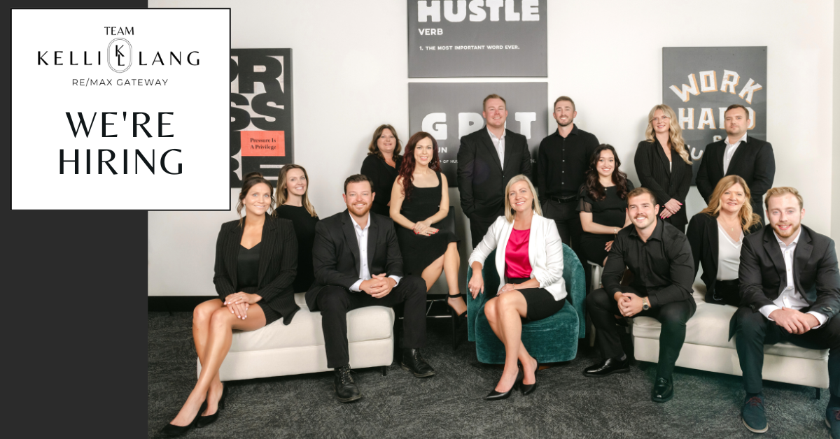 Kelli Lang Real Estate Specialist & Neighbor Real Estate Agent ad creative