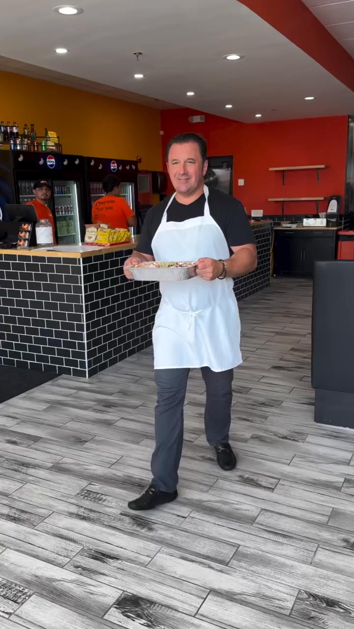 Vivi's Chicken 'N Mac Catering ad creative