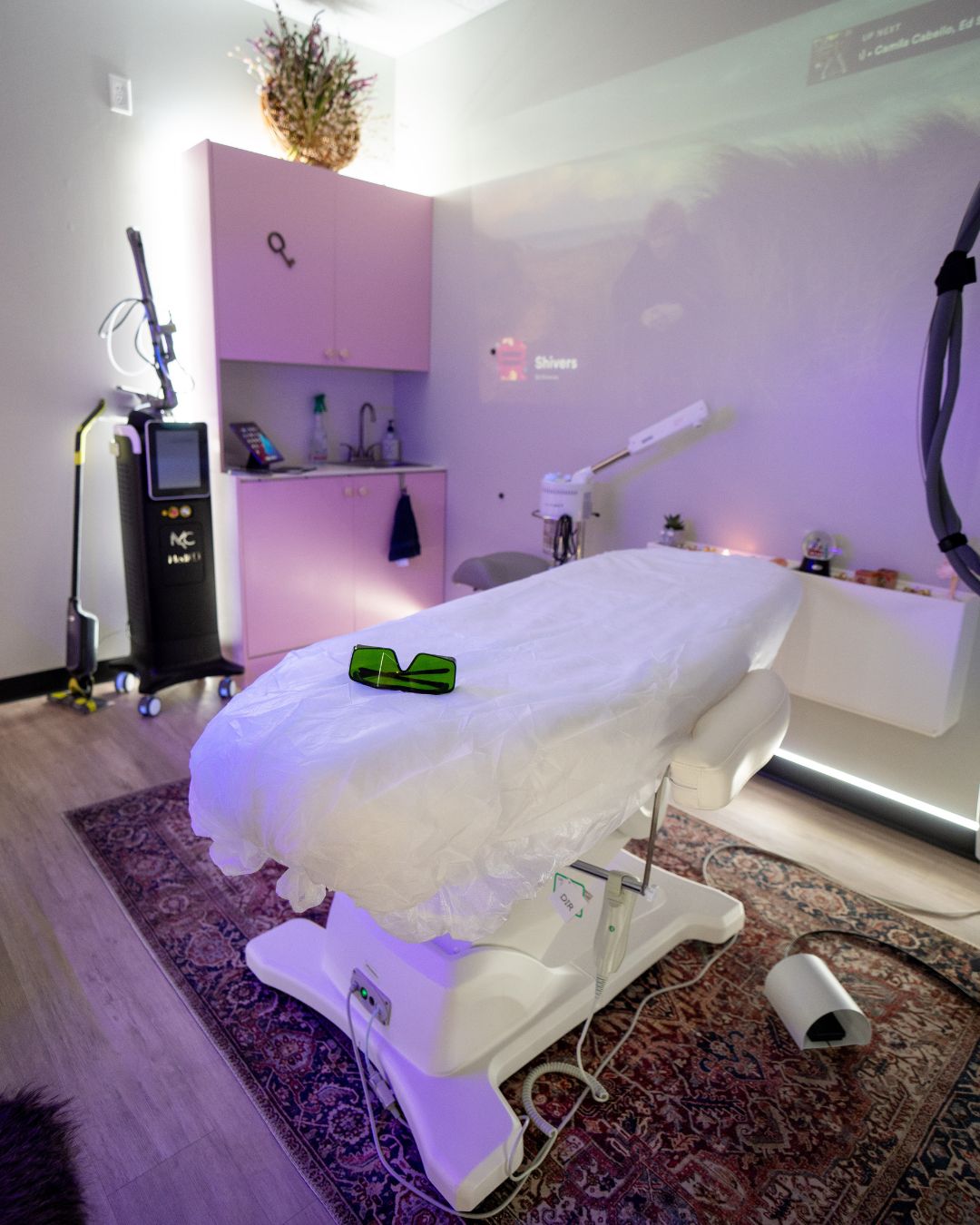 Salons by JC Winston Salem Hair Salon ad creative