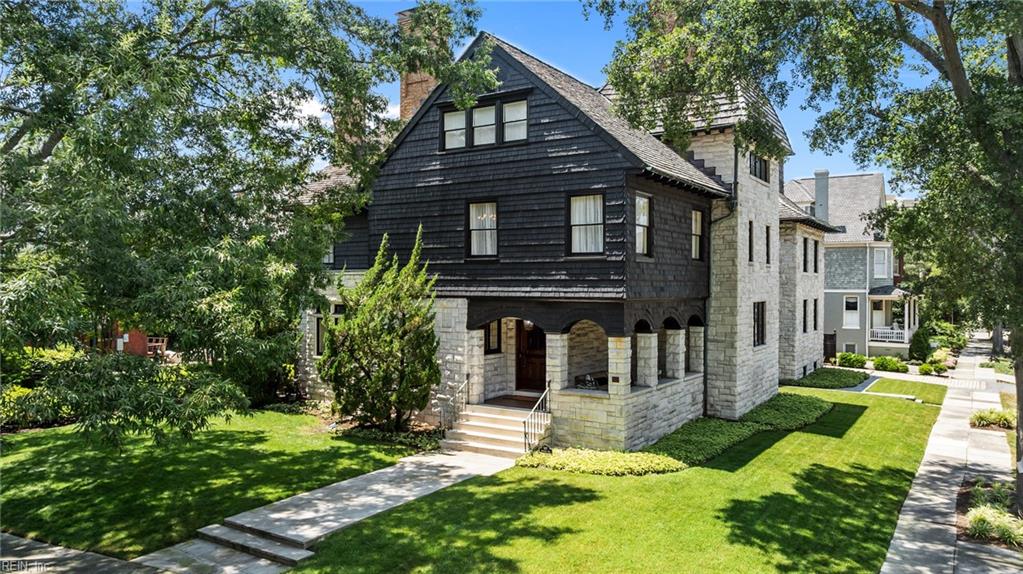 Homes By Enid Vazquez in Virginia Beach, VA Real Estate Agent ad creative