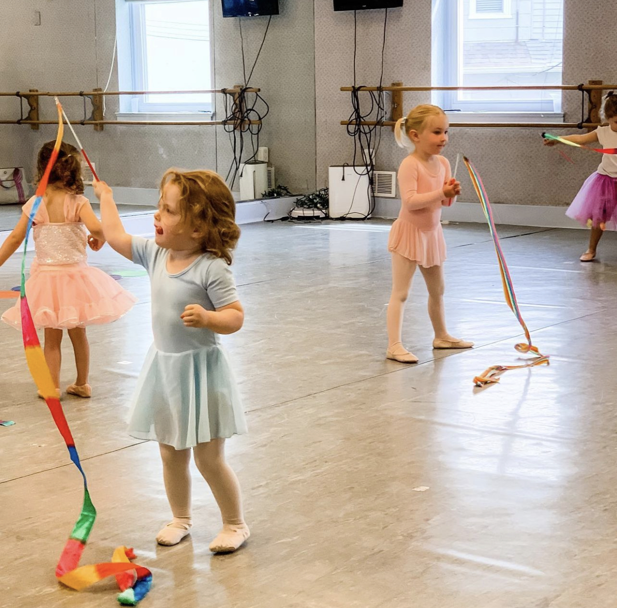 Dance Express - Tap, Ballet, Jazz, Hip Hop, Modern, Creative Movement Dance Studio ad creative