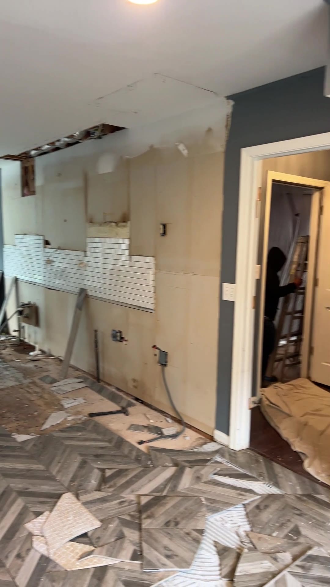 7 Day Kitchen Kitchen & Bath Remodeling ad creative