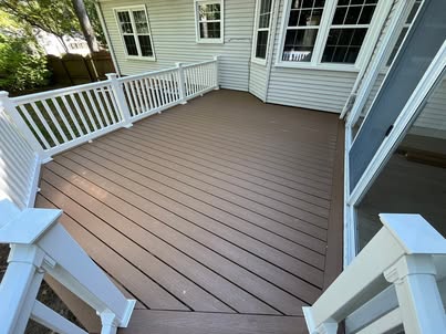 Darnley Decks and More LLC: Custom decks and fence services