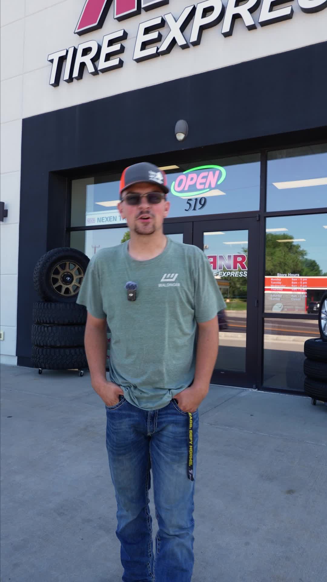 RNR Tire Express, Gladstone Tire Shop ad creative