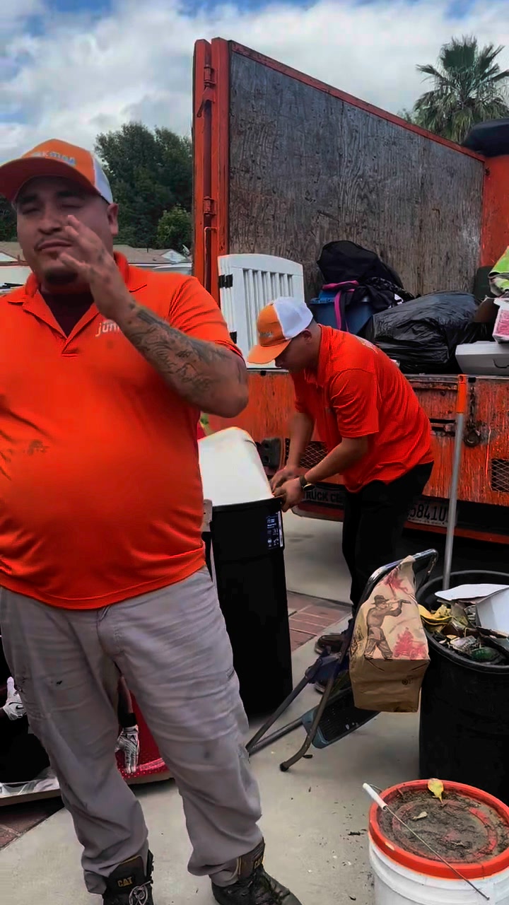 ♻️ Fast & Affordable Junk Removal Near You!