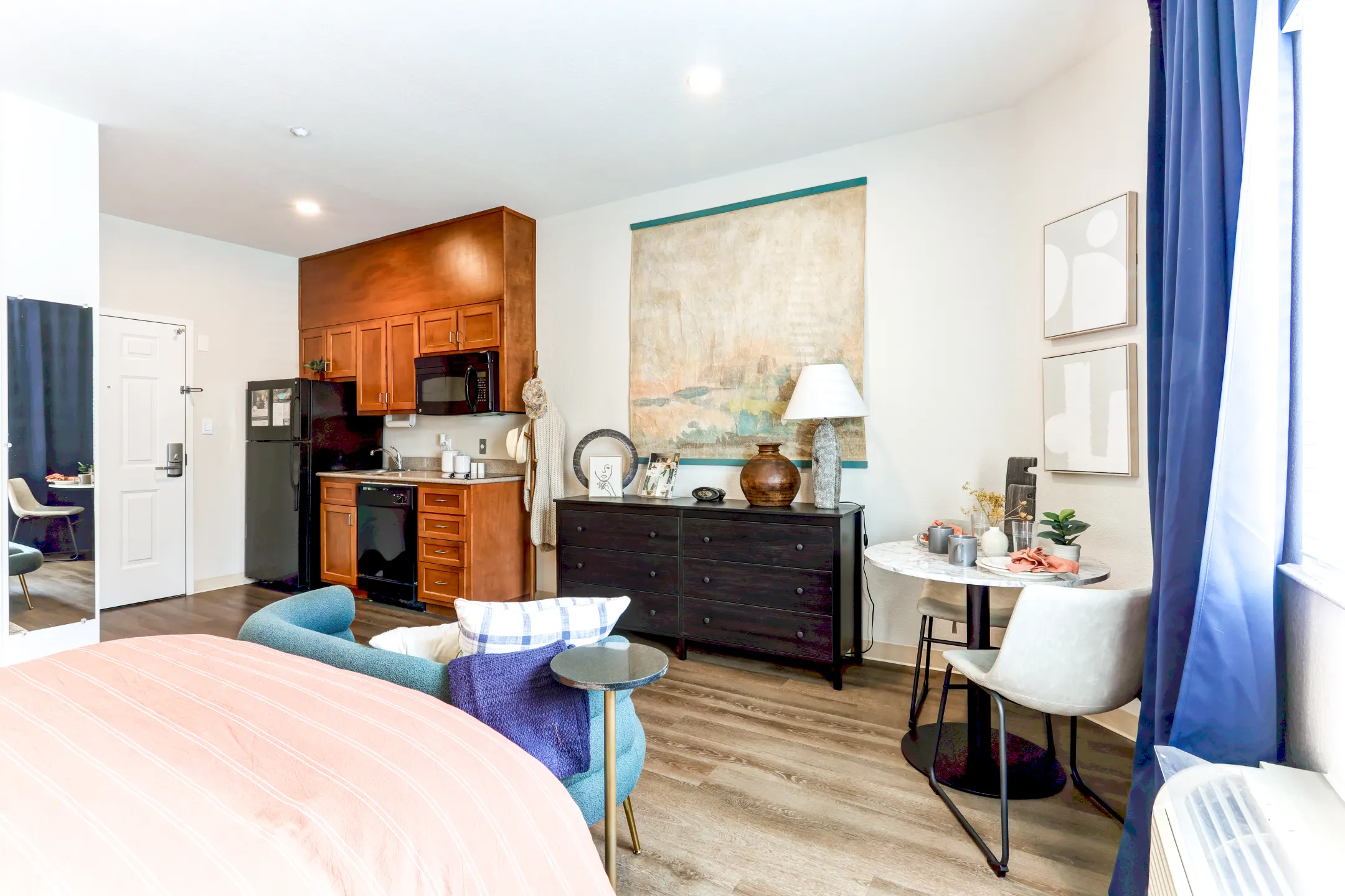 Perla 1960 Property Management ad creative