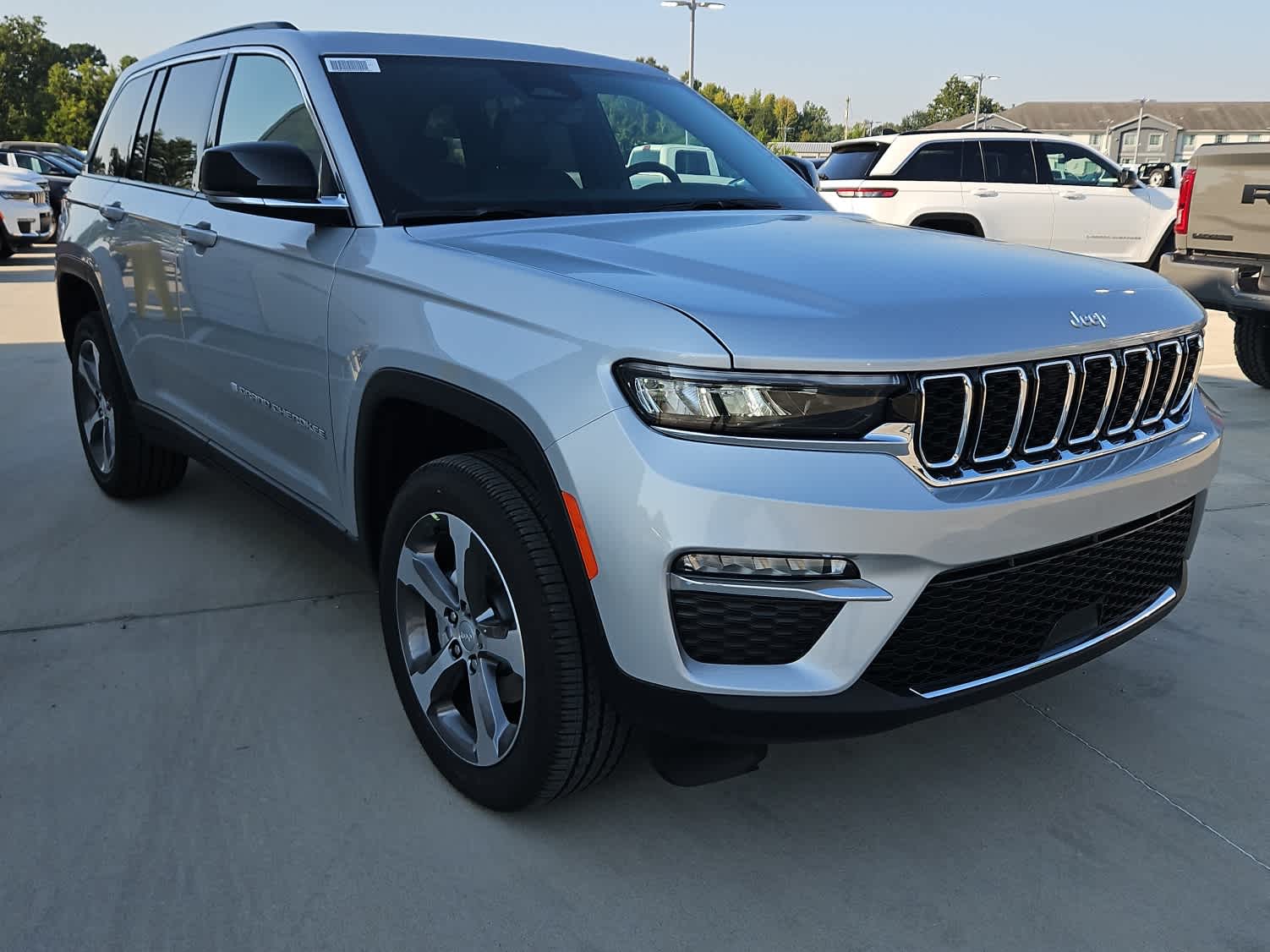 2025 Jeep Grand Cherokee Limited $44,385