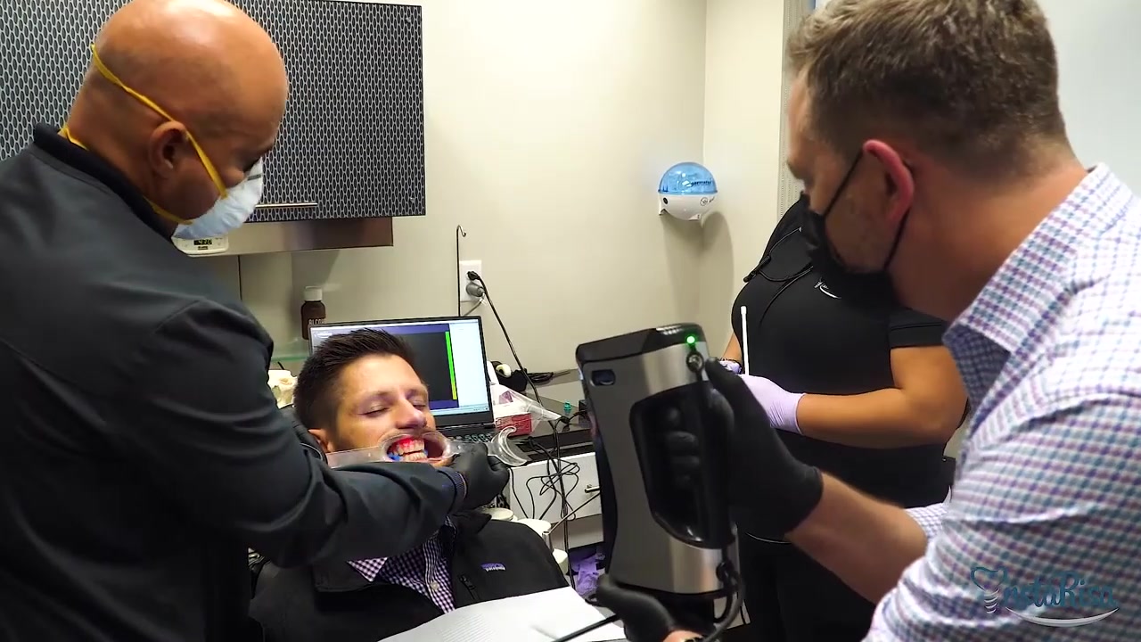 Mantis Dentistry & Implant Center GoHighLevel Resellers ad creative