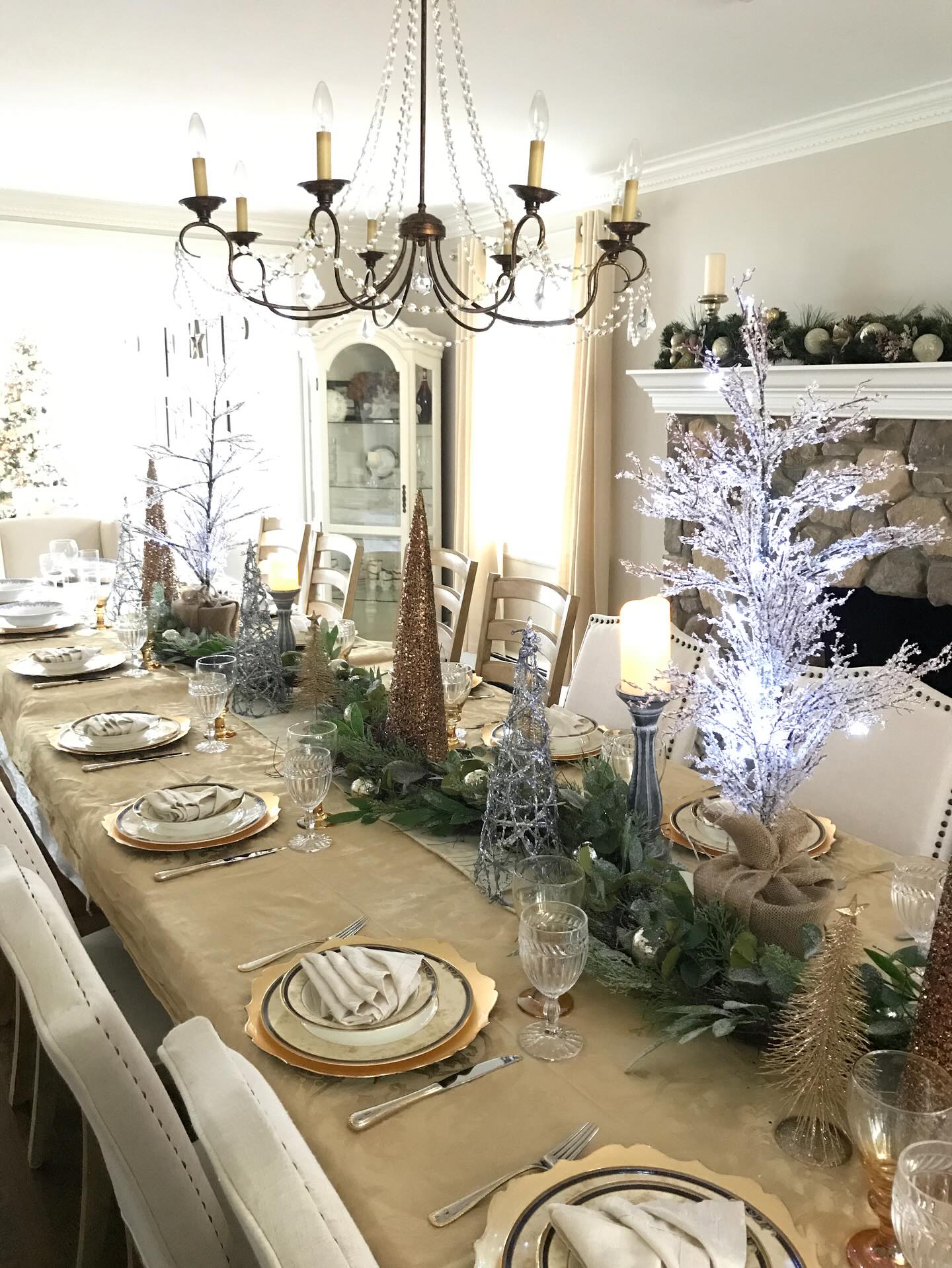 Balloon Arches, Floral Design & Custom Cakes for Every Occasion