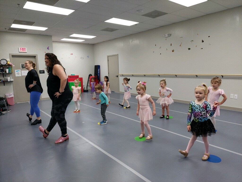 Showcase Dance Centre Dance Studio ad creative