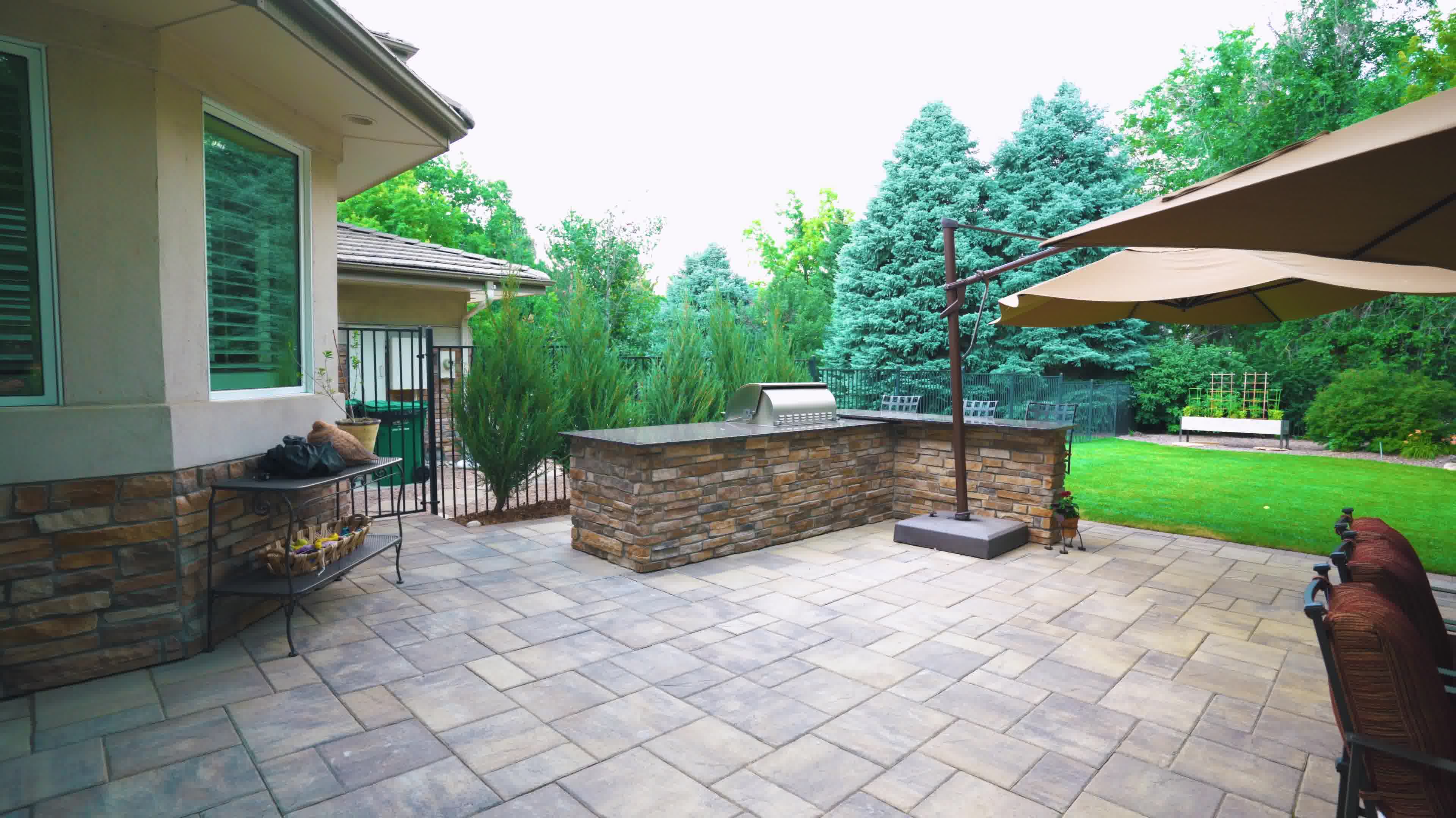 Hiner Outdoor Living Landscaping ad creative