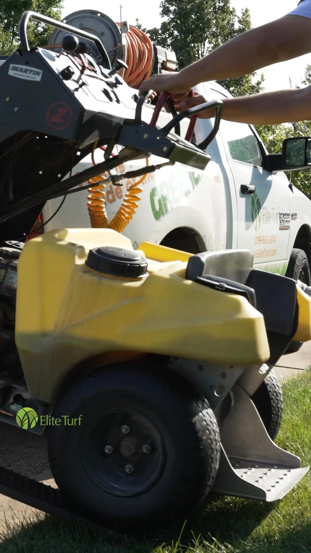 🚨 WATCH: This is how lawn care should be done.