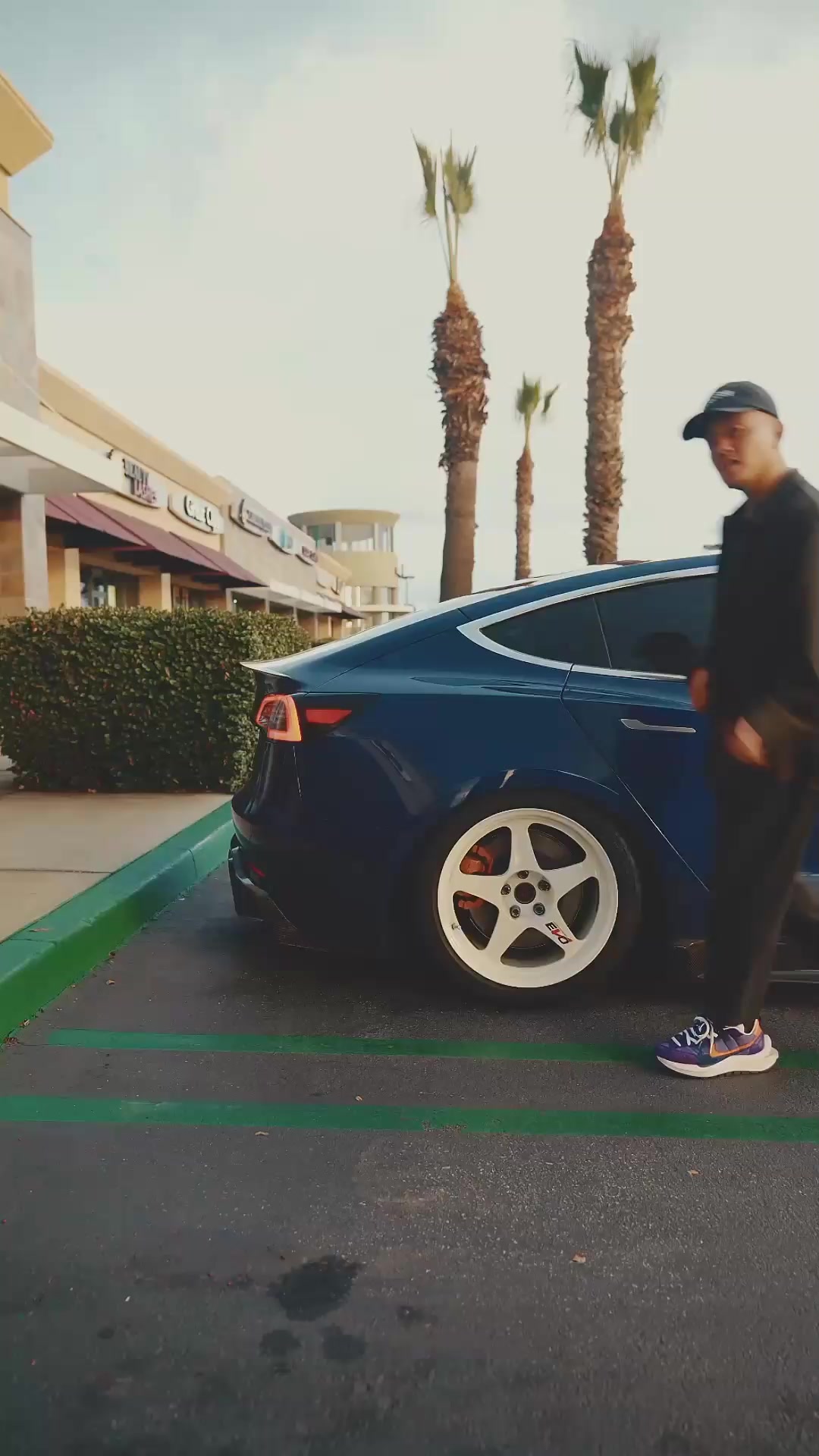 La Verne, Experience Indoor Golf Like Never Before.