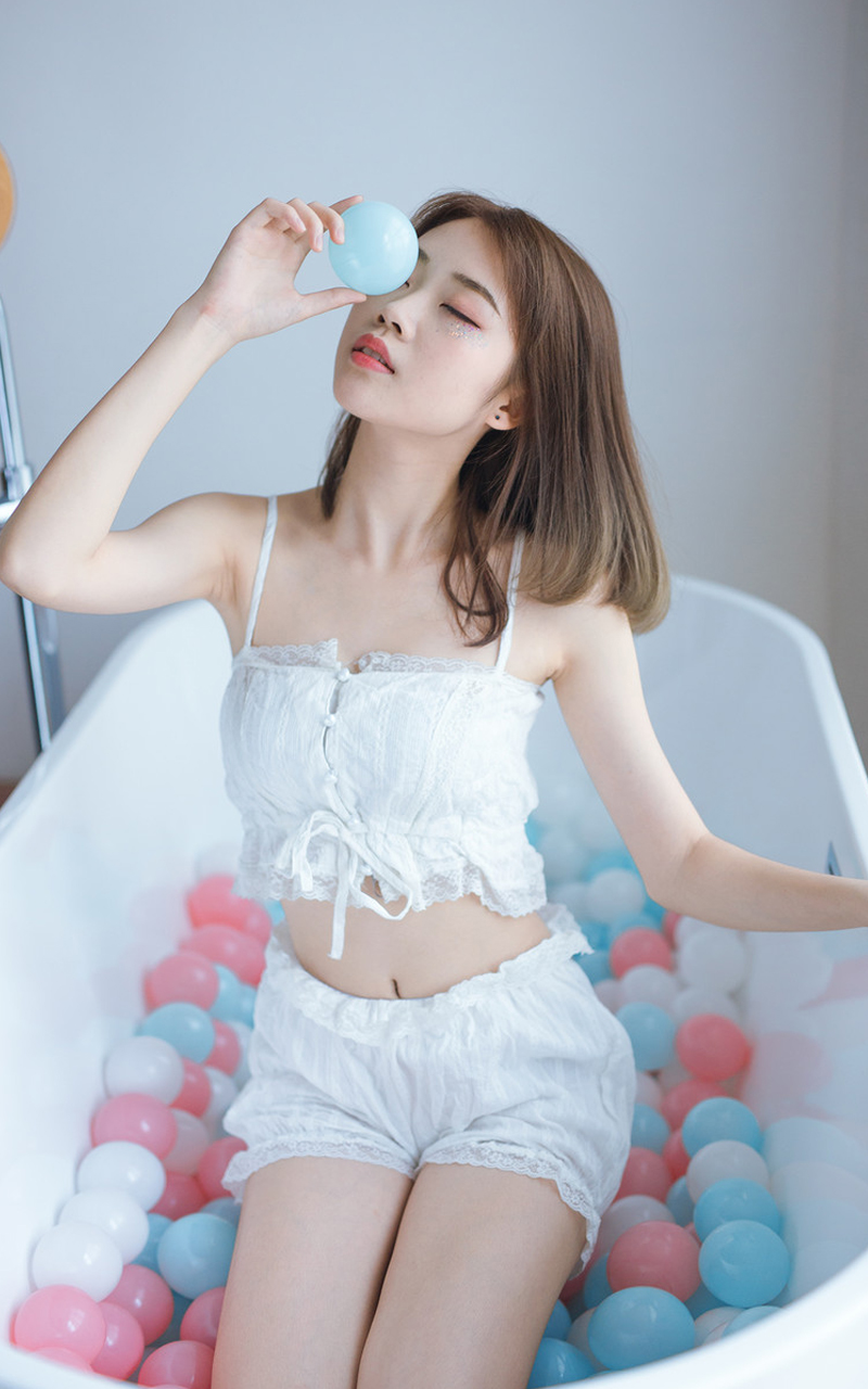 Sunny Shower-US Kitchen & Bath Remodeling ad creative