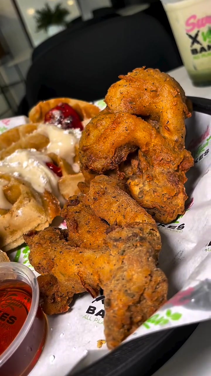 Get a Free $10 Dining Credit 🧁