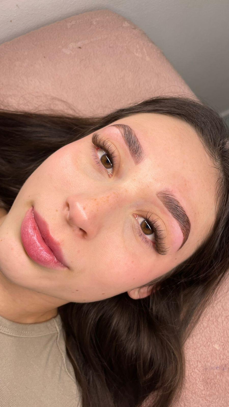 Le Beauté Grand Salon Eyelash & Brow Studio ad creative