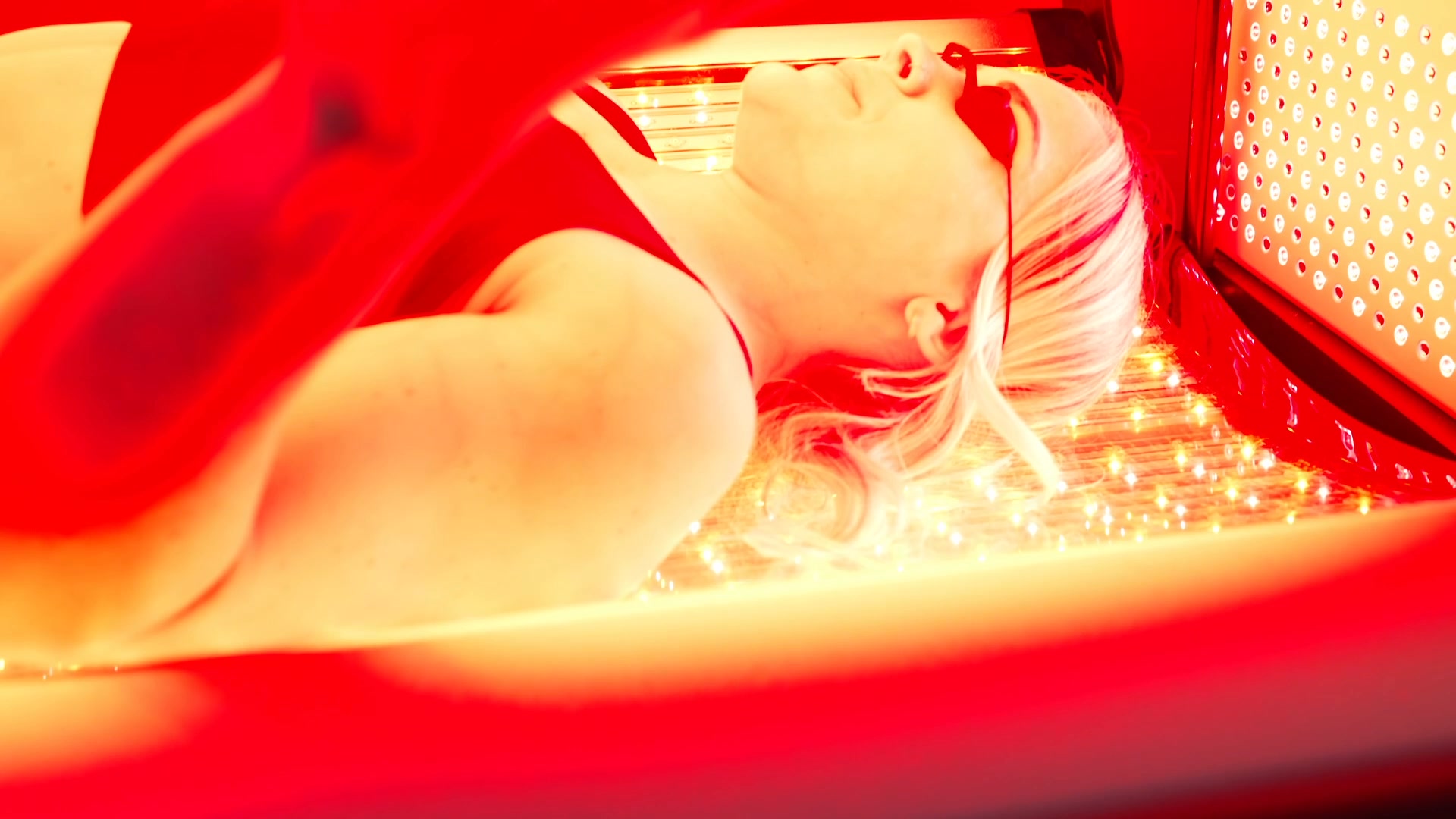 Cranberry - Red Light Therapy for Body Contouring Med Spa ad creative