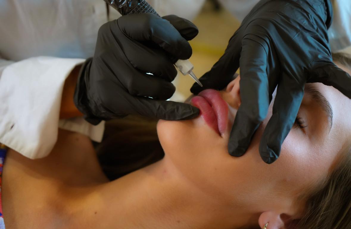 Mrs.Stretch-Mark Eraser Med Spa ad creative