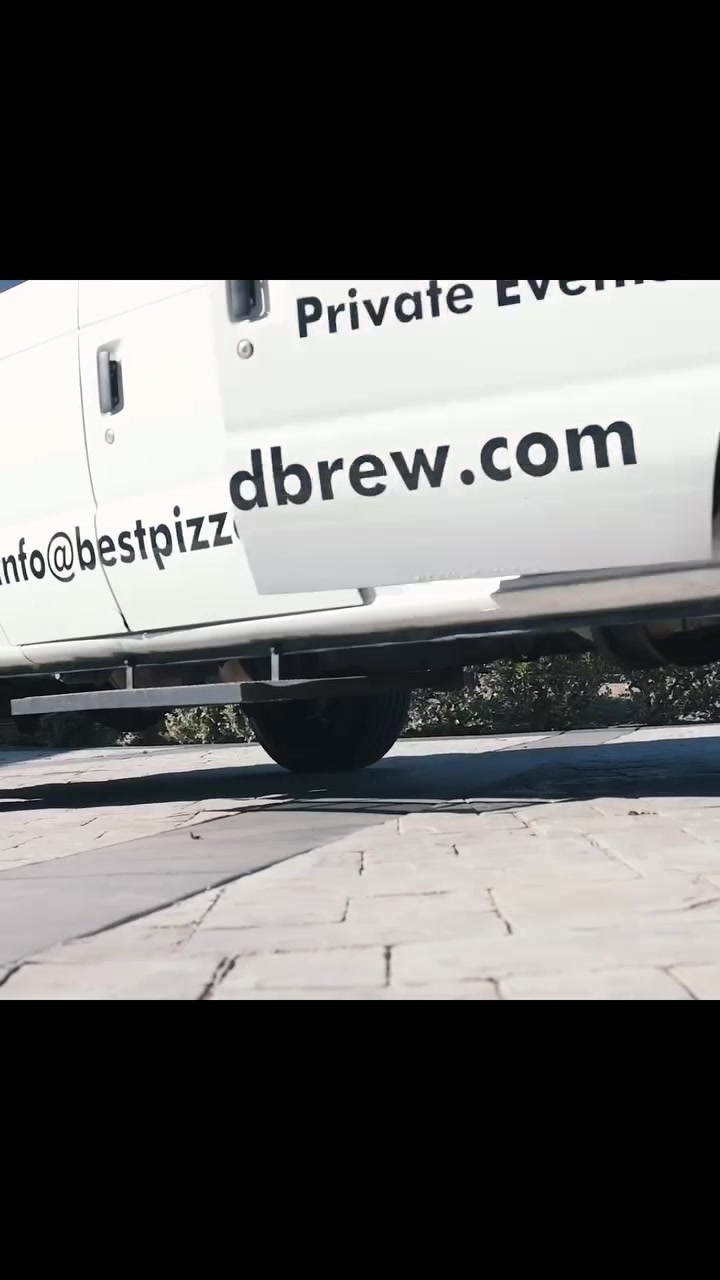 Best Pizza and Brew Restaurant ad